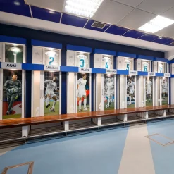 Pursuit 3 Zurück Zur Schule|Memorabilia|Santiago Bernabéu Stadion Real Madrid Stück Umkleidekabine - Weißes Teakholz