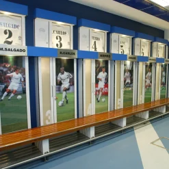 Pursuit 3 Zurück Zur Schule|Memorabilia|Santiago Bernabéu Stadion Real Madrid Stück Umkleidekabine - Weißes Teakholz